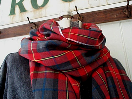 Bread_and_Roses_Tartan_Scarf